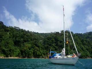 tobago-pirates-bay-anker.JPG